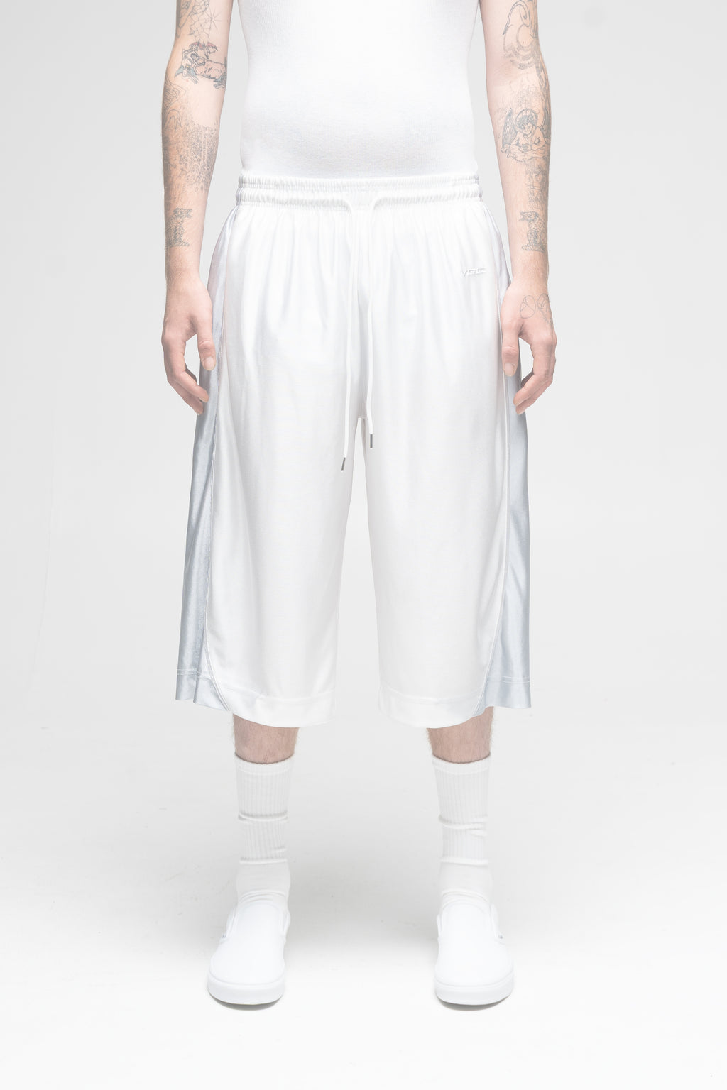Baggy BBall Shorts (White)