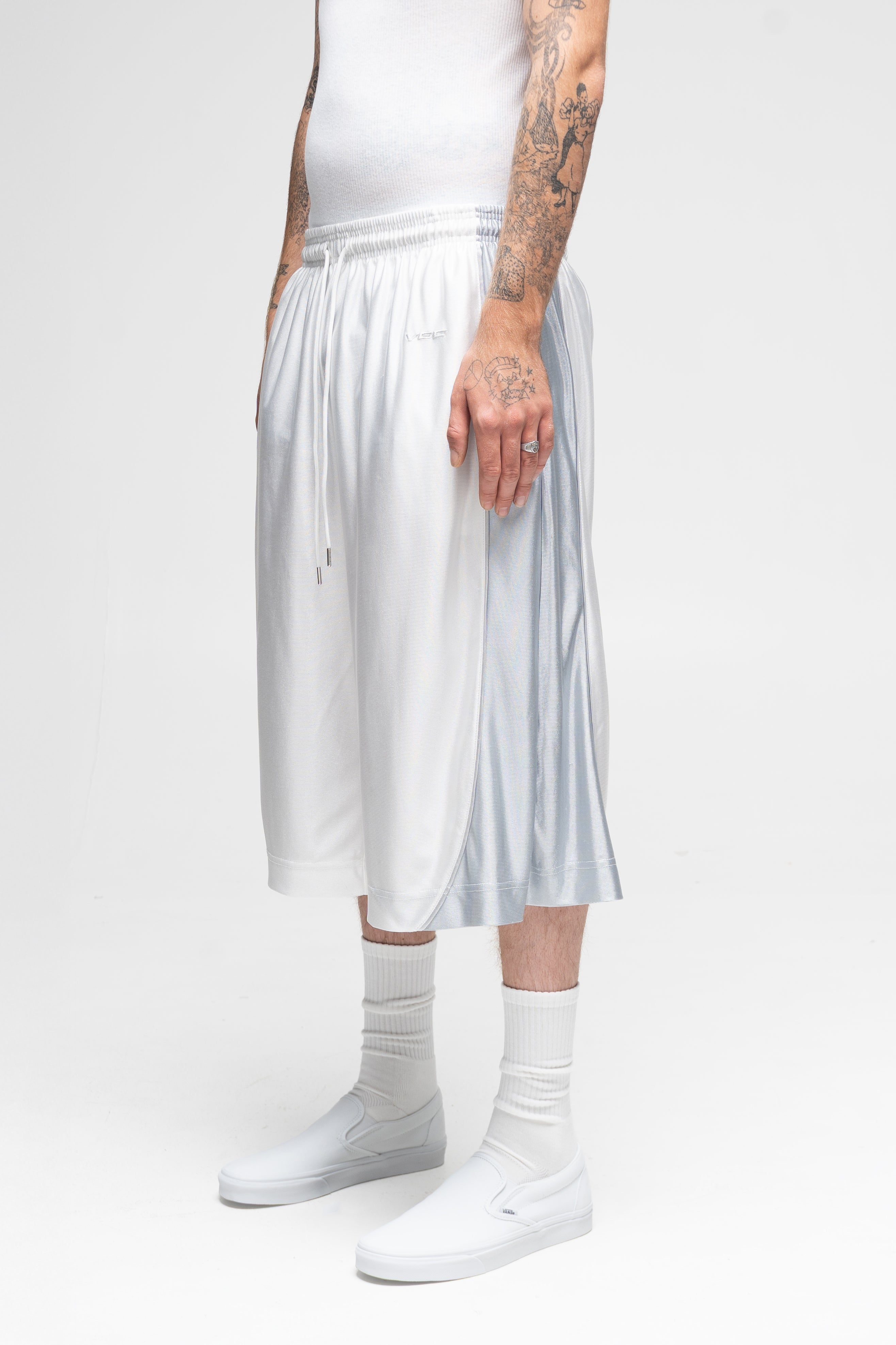 Baggy BBall Shorts (White)